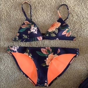 Triangle floral swim set